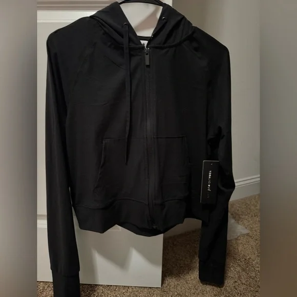 Yogalicious Black zip up jacket - Picture 2 of 6